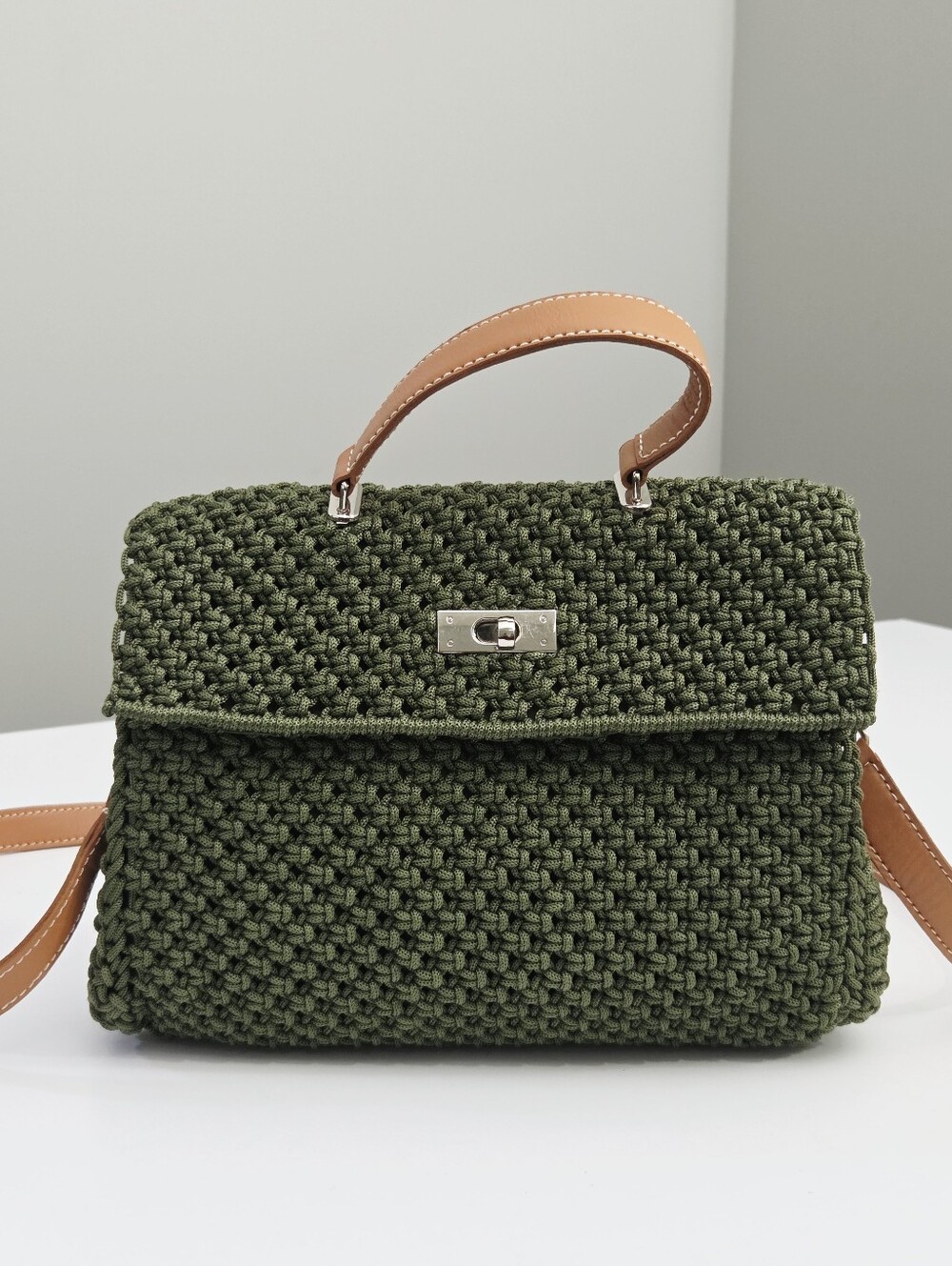 LIKE NEW DLD THE HAMPTON BAG - GREEN